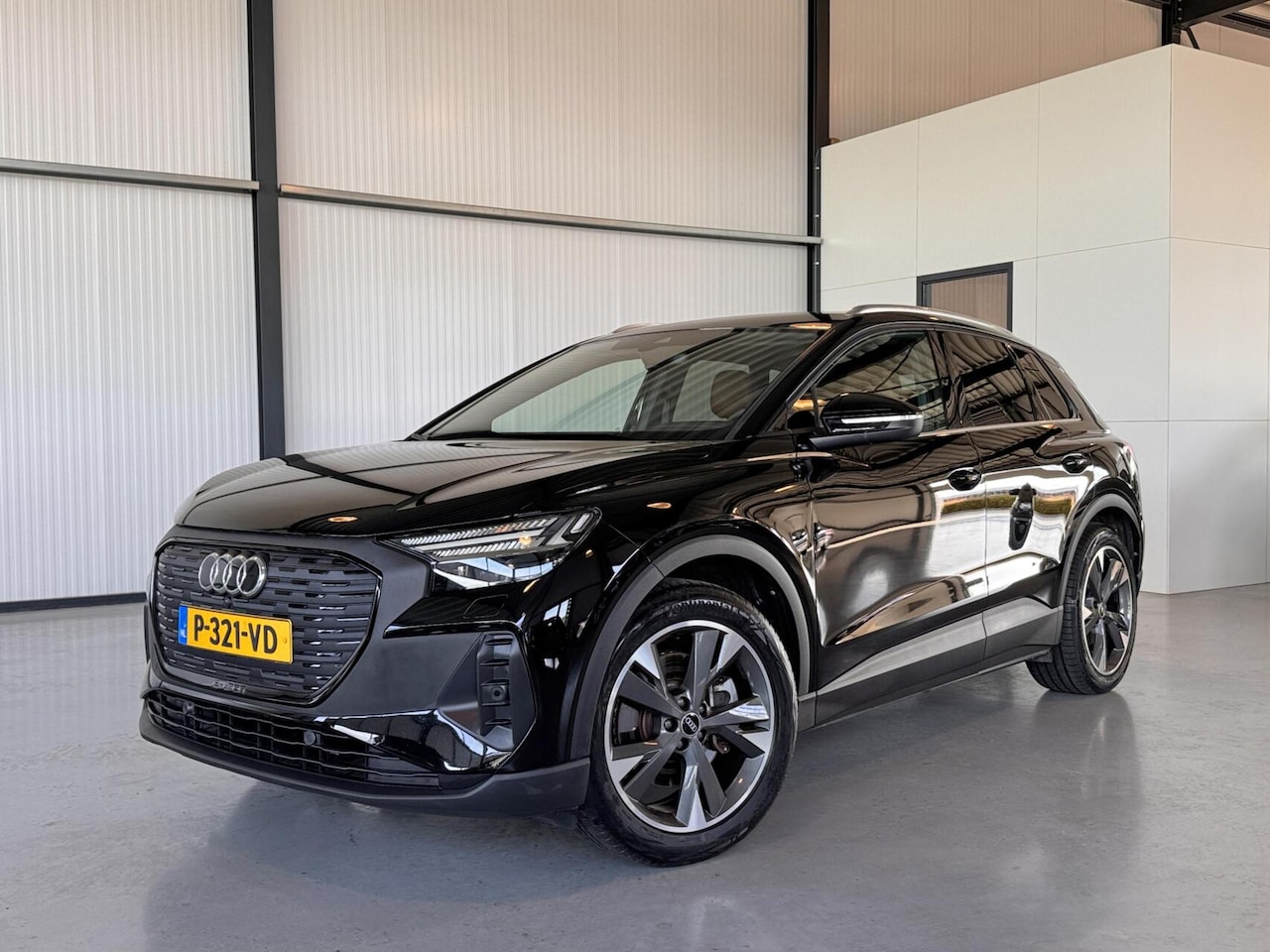 Audi Q4 e-tron - 40 Edition 82 kWh 40 e-tron Launch Edition 150kW/77 kWh|Matrix LED|20" LM|Ass.Pakket Plus|Leder Nappa Kaneel - AutoWereld.nl