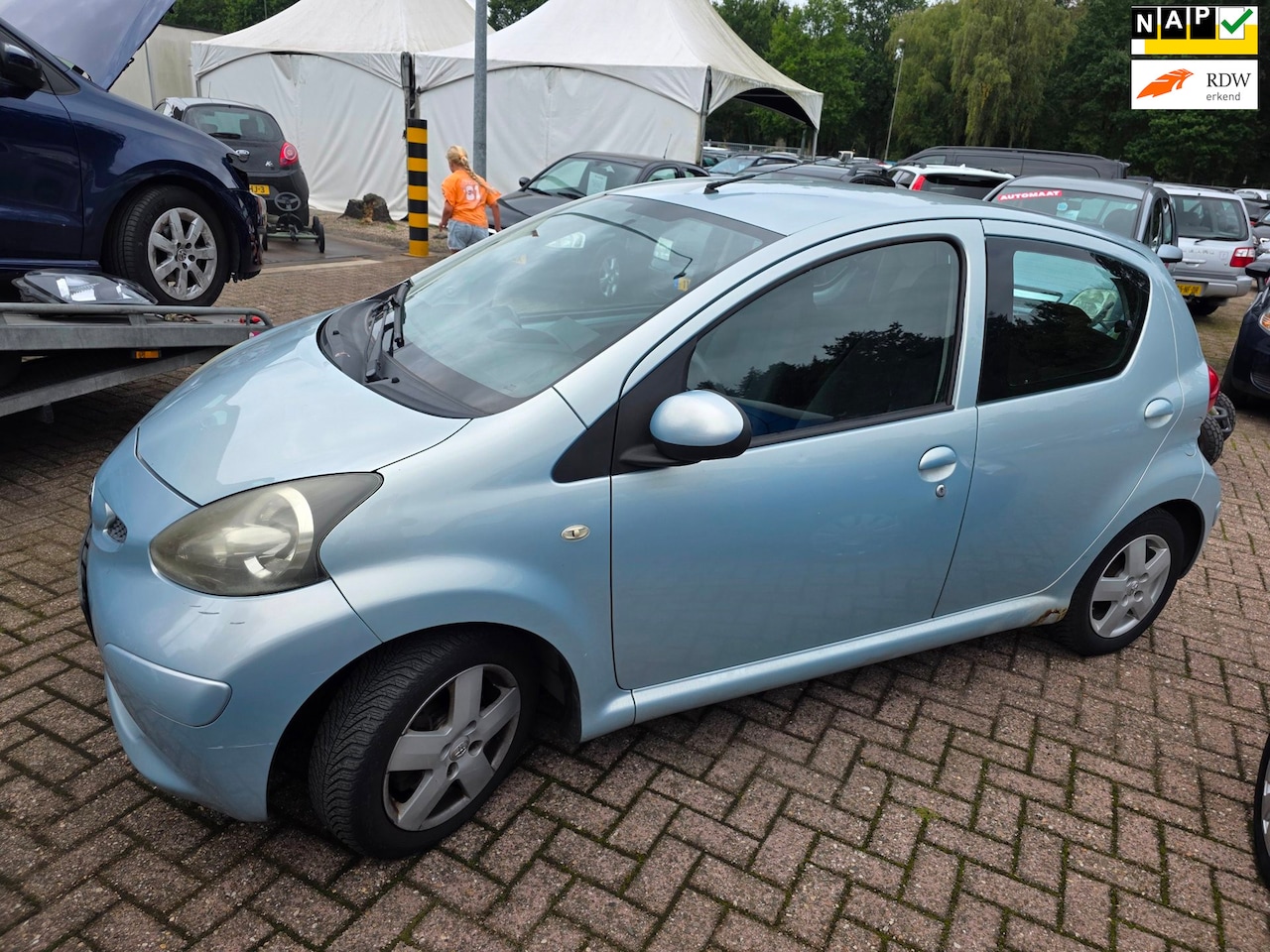 Toyota Aygo - 1.0-12V + 5-deurs AIRCO *apk:04-2027* - AutoWereld.nl