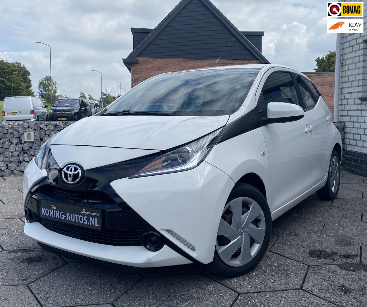 Toyota Aygo - 1.0 VVT-i x-now/ Camera/ AC/ Navi/ Carplay/ Elec. spiegels - AutoWereld.nl