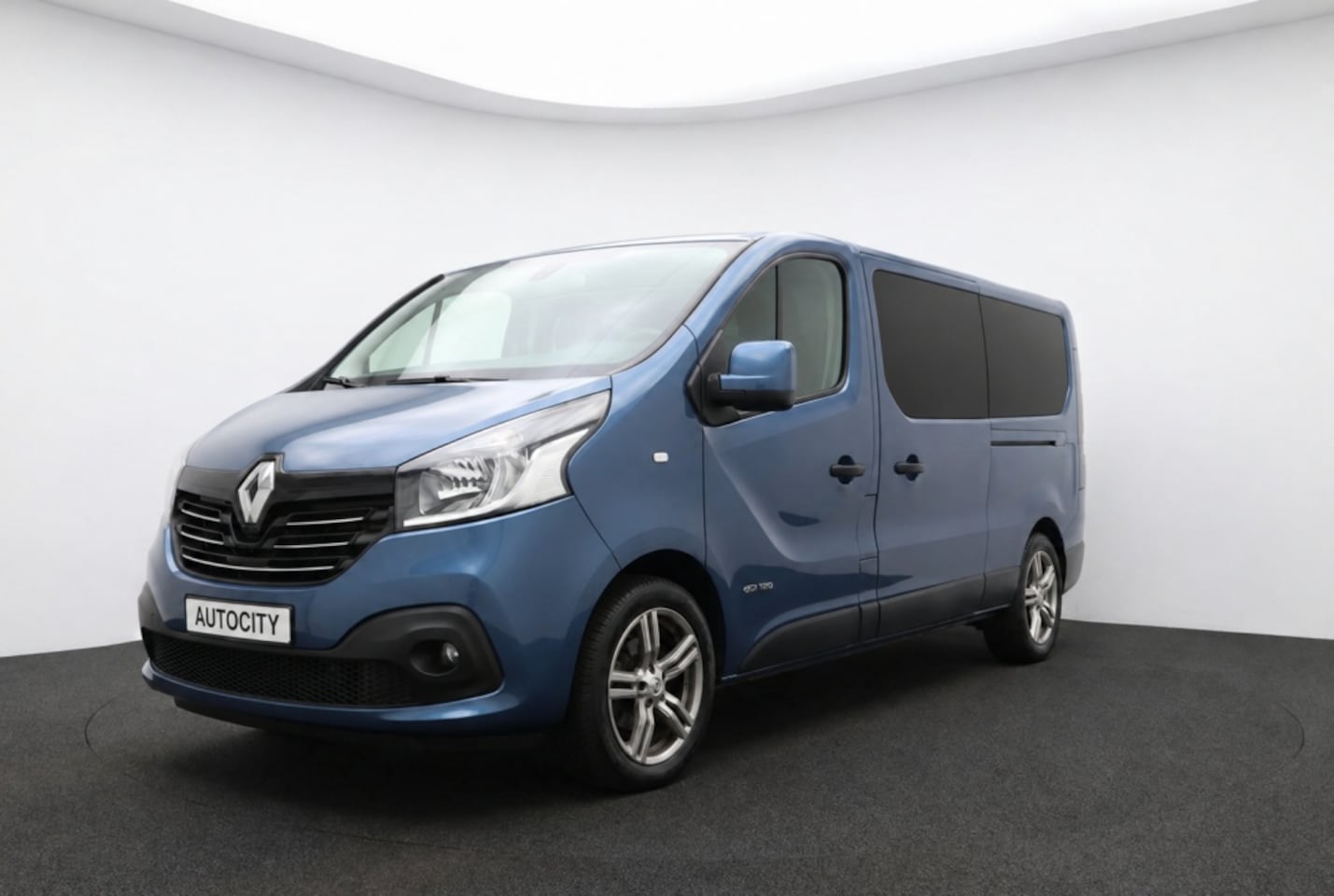 Renault Trafic - 1.6 dCi T29 L2H1 DubbelCabine 140PK | 6-zit | Schuifdeur L+R | Trekhaak | Climate - AutoWereld.nl