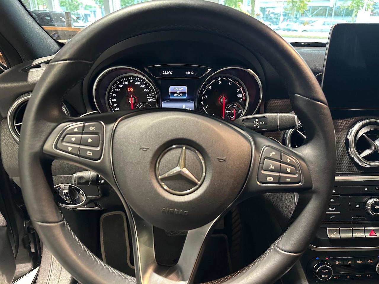 Mercedes-Benz GLA-Klasse - 180 Business Solution Limited | Clima | Camera | Led | Automaat