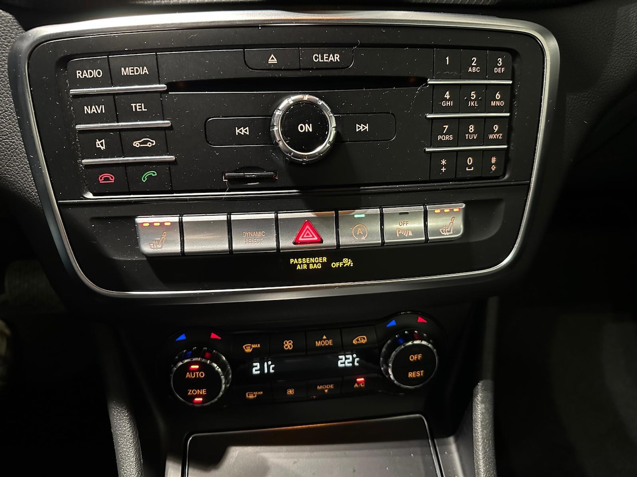 Mercedes-Benz GLA-Klasse - 180 Business Solution Limited | Clima | Camera | Led | Automaat