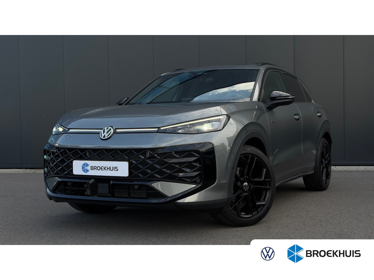 Volkswagen T-Roc - 1.5 eTsi R-Line First Edition DSG | Panorama Dak | Camera | Apple Carplay | - AutoWereld.nl