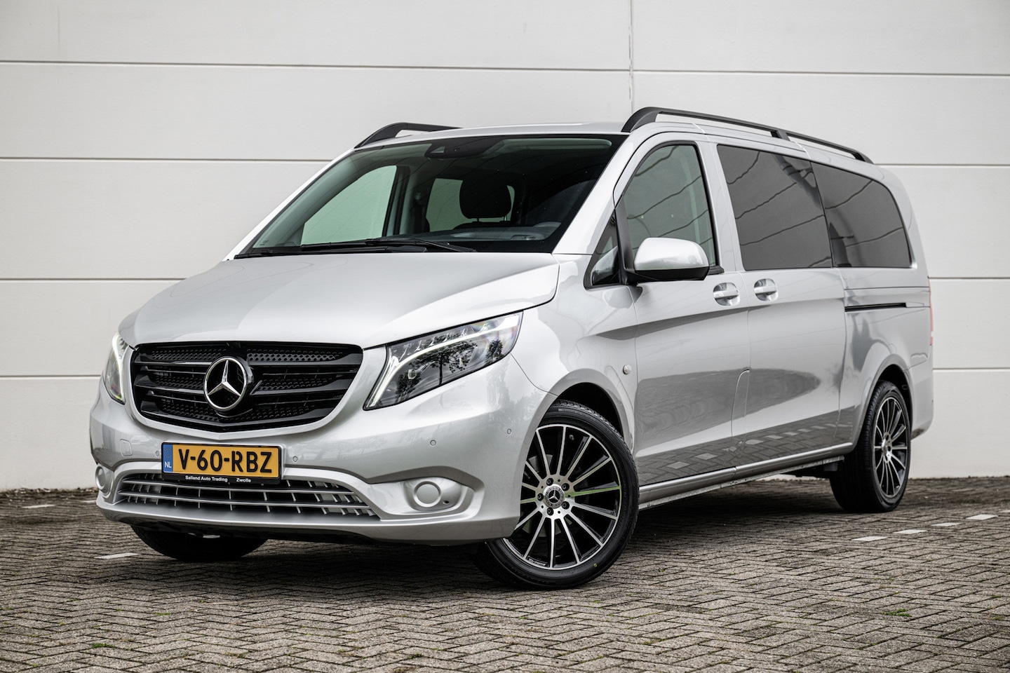 Mercedes-Benz Vito - 116 CDI Extra Lang 5-PRS 2x Schuifdeur |LED|Navi|Cruise|Carplay| - AutoWereld.nl