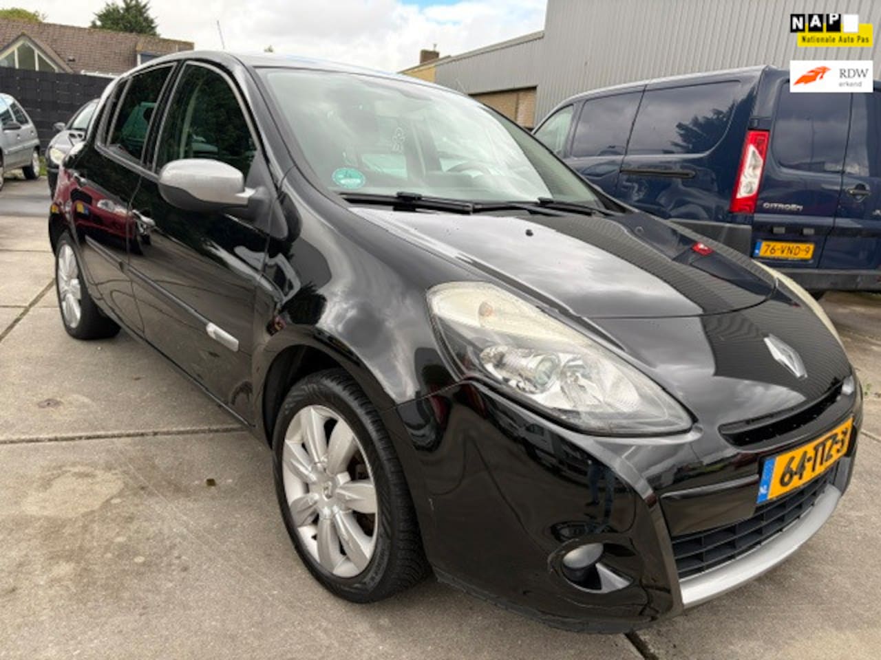 Renault Clio - 1.2 Night & DaG SUPER NETJES-NAVI AIRCO - AutoWereld.nl