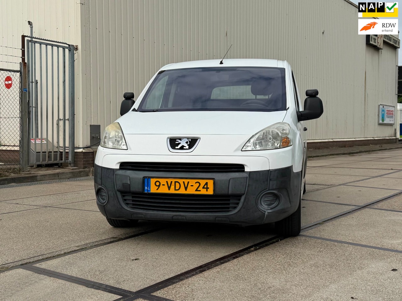 Peugeot Partner - 120 1.6 HDI L1 XT Airco/Cruise/Schuifdeur Nap - AutoWereld.nl