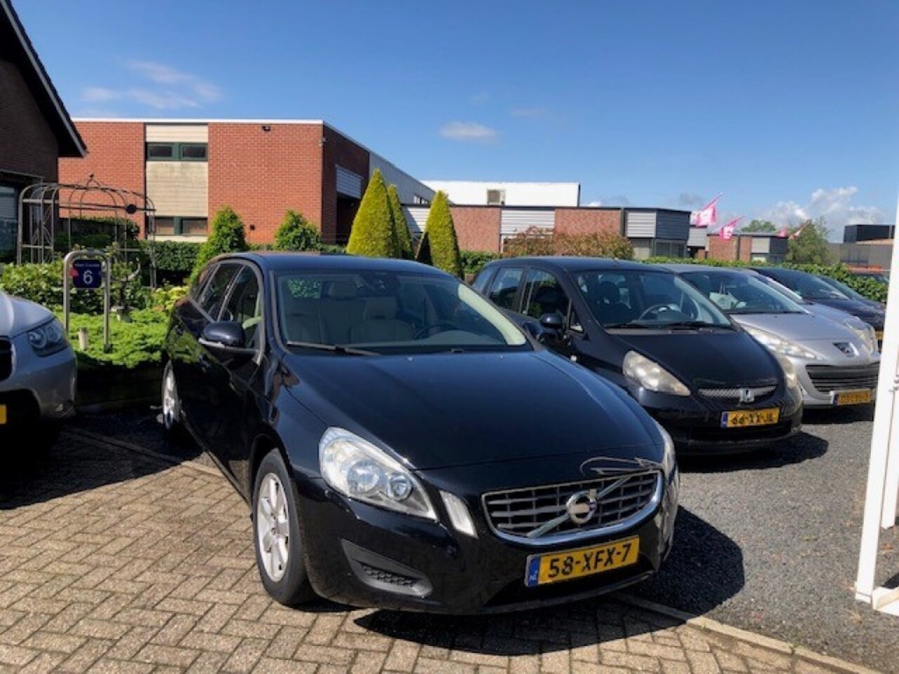 Volvo V60 - 1.6 T3 Kinetic 1.6 T3 KINETIC - AutoWereld.nl