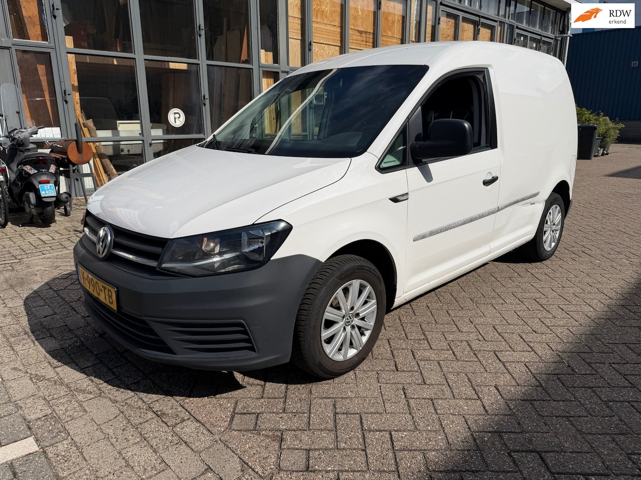 Volkswagen Caddy - 2.0 TDI L1H1 Comfortline !Automaat! 2016! EXPORT/HANDEL - AutoWereld.nl