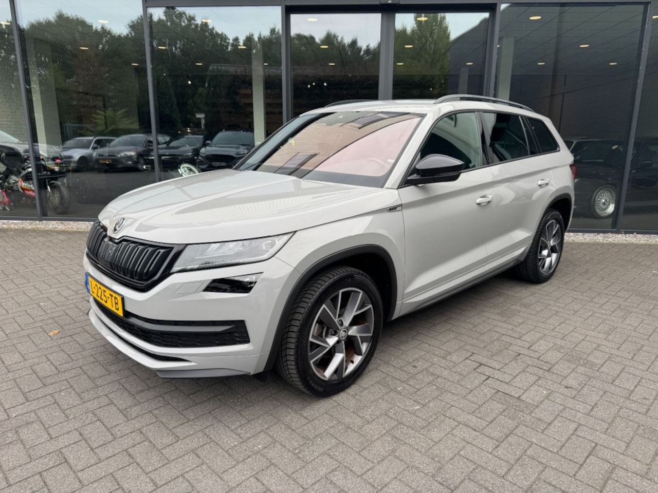 Skoda Kodiaq - 1.5 TSI Sportline 7-pers,LED,Stoel/stuurverw,Trekhk,Memory,Virtual,Adapt Cruise,Lane Ass., - AutoWereld.nl
