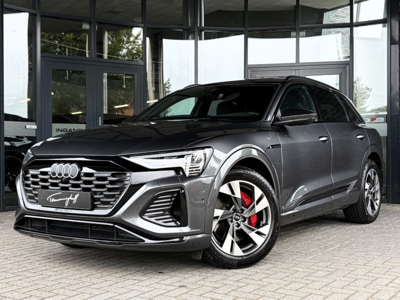 Audi Q8 e-tron - 50 QUATTRO S 95 KWH - S-LINE - PANO - TREKH. - ORG. NL. - AutoWereld.nl