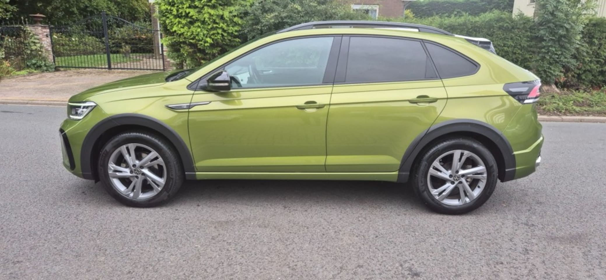 Volkswagen Taigo - 1.0 TSI R-Line Business/automaat/Apple/Adroid/cruise adaptief - AutoWereld.nl