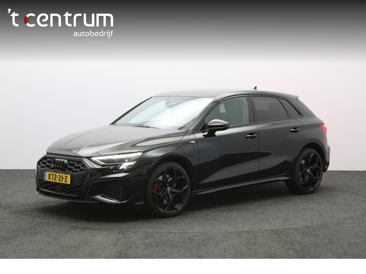 Audi A3 Sportback - 45 TFSI e 245 PK S-Line edition Competition PHEV, Adap. Cruise Control, Stoelverwarming - AutoWereld.nl