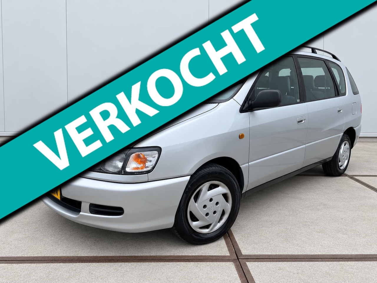 Toyota Picnic - 2.0 GXi Automaat - 7-persoons - Airco - 1e eigenaar - trekhaak - elektrische ramen - NAP - - AutoWereld.nl