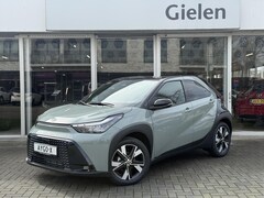 Toyota Aygo X - 1.5 Hybrid Pulse Plus | Tarragon, Bi-Tone, Stoelverwarming, Climate control, Startknop, LE