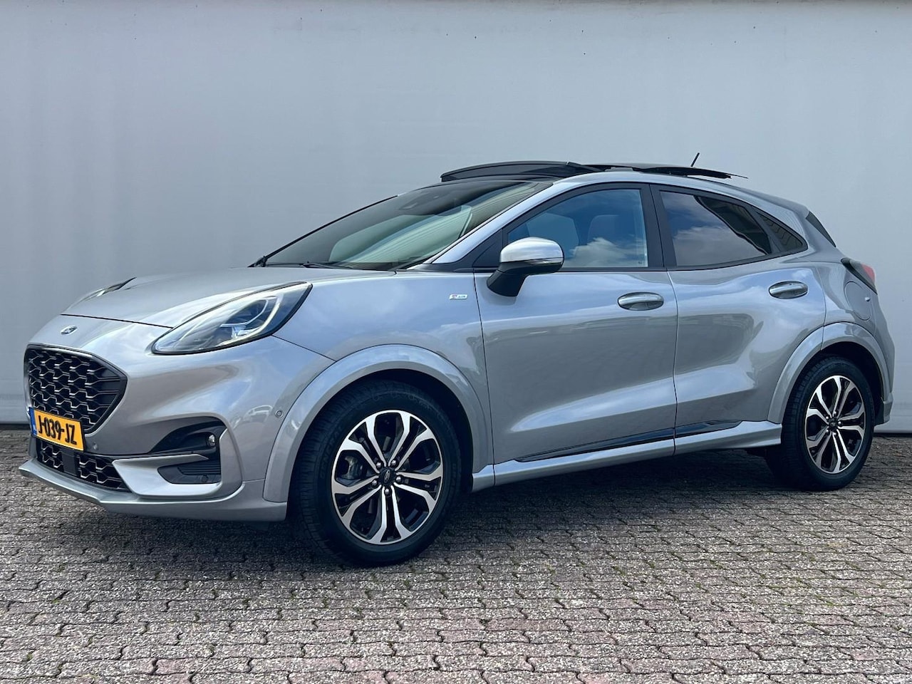Ford Puma - 1.0 Ecoboost 125PK | NL auto | Automaat | Trekhaak | Panoramadak | Dealerond. - AutoWereld.nl