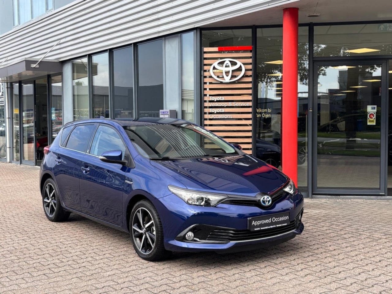 Toyota Auris - 1.8 Hybrid Dynamic | Automaat | Navi | Clima | Stoel VW | Keyless | 17 LMV - AutoWereld.nl