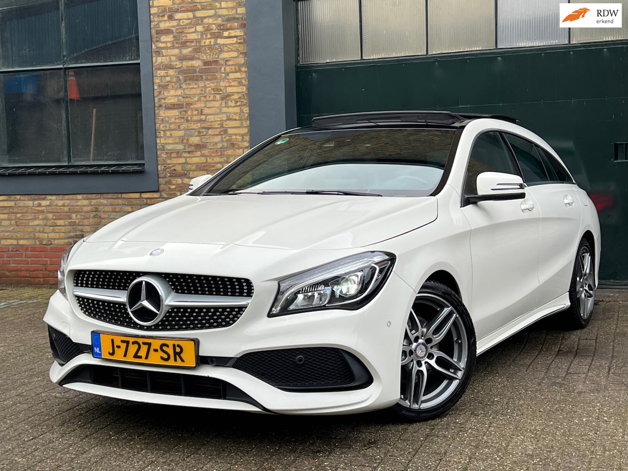 Mercedes-Benz CLA-klasse Shooting Brake - 180 AMG Night Edition Plus | Panoramadak | - AutoWereld.nl