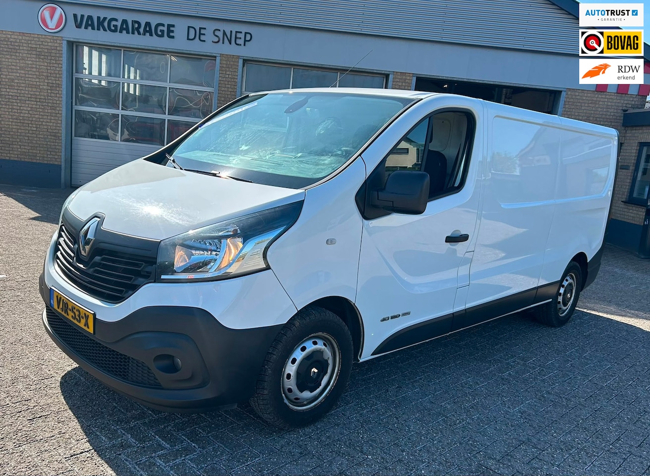 Renault Trafic - L2H1 Camera, trekhaak, etc. Berichten via marktplaats zie tekst onderaan de advertentie - AutoWereld.nl