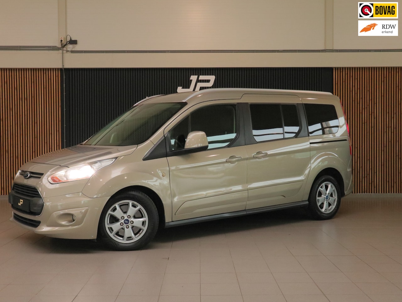 Ford Grand Tourneo Connect - 1.6 Titanium AUTOMAAT|PANO|TREKHAAK|PDC|CRUISE|STOELVERWARMING| - AutoWereld.nl