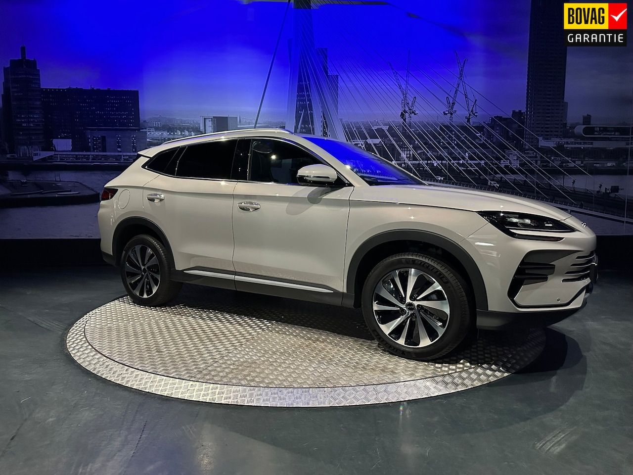 BYD Seal U - 1.5 DM-i FWD Boost *Boundless Cloud/Zwart leder* 08/2026!! - AutoWereld.nl