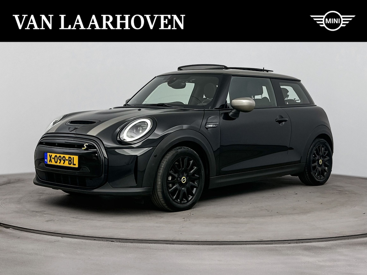 MINI Electric - Classic / Panoramadak / Sportstoelen / Achteruitrijcamera / Comfort Access / LED / Stoelve - AutoWereld.nl