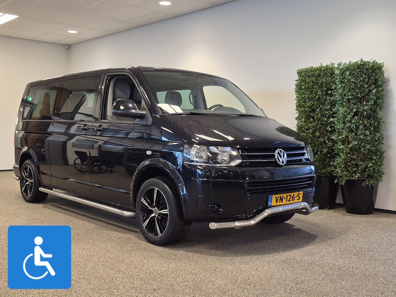 Volkswagen Transporter Caravelle - L2H1 Rolstoelbus 5+1 - 2x zijschuifdeuren - AutoWereld.nl