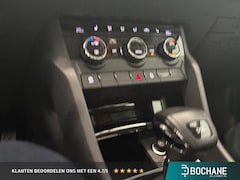 Skoda Karoq - 1.5 TSI ACT Business Edition | Trekhaak | Parkeersensoren achter | Stoelverwarming | Clima