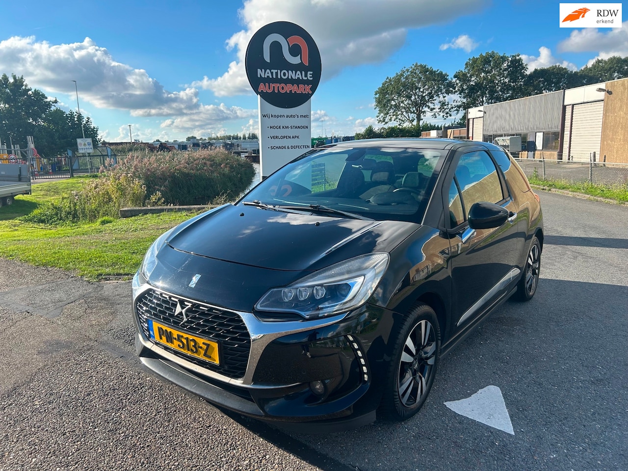 DS 3 - 2017 * 1.2 PureTech So Chic * APK * - AutoWereld.nl