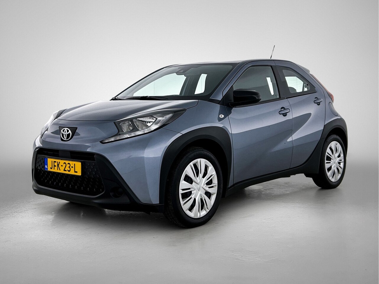 Toyota Aygo X - 1.0 VVT-i MT Play | Airco | Achteruitrijcamera | Apple Carplay / Andriod Auto | Cruise Con - AutoWereld.nl