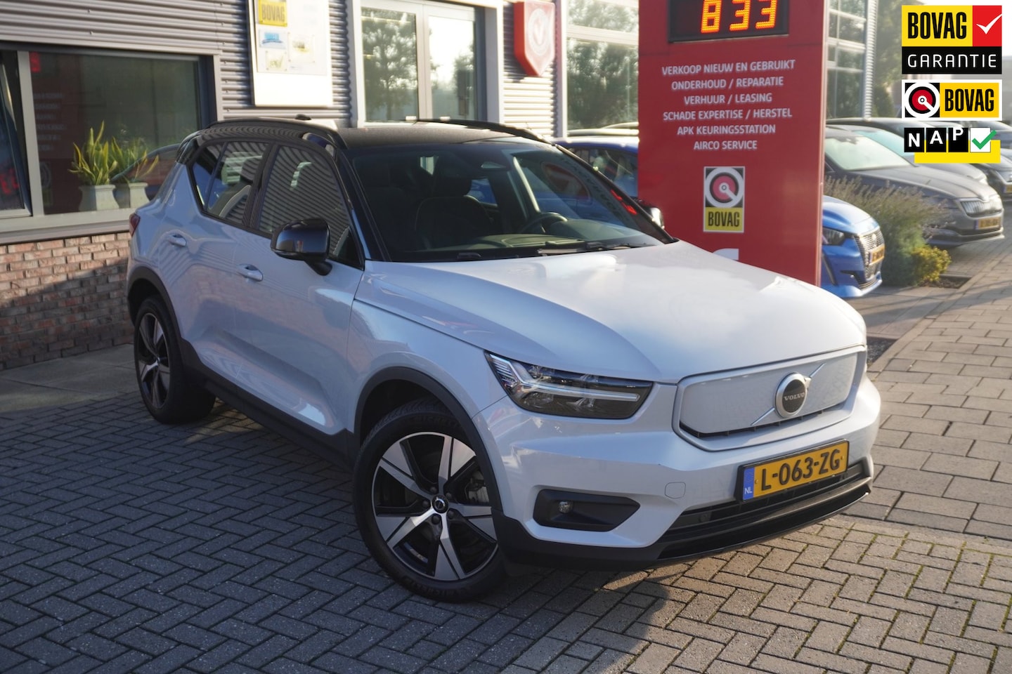 Volvo XC40 - Recharge P8 AWD R-Design / SOH 93,7% / Carplay / Virtual Cockpit - AutoWereld.nl