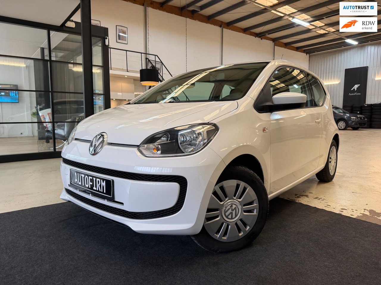 Volkswagen Up! - 1.0 high up! BlueMotion Nette Auto Lage km Dealer Onderhouden Garantie Mogelijk Parkeersen - AutoWereld.nl