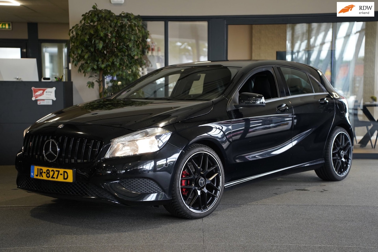 Mercedes-Benz A-klasse - 180 Ambition DCT Navi Leder Apple Carplay Pdc Cruise - AutoWereld.nl