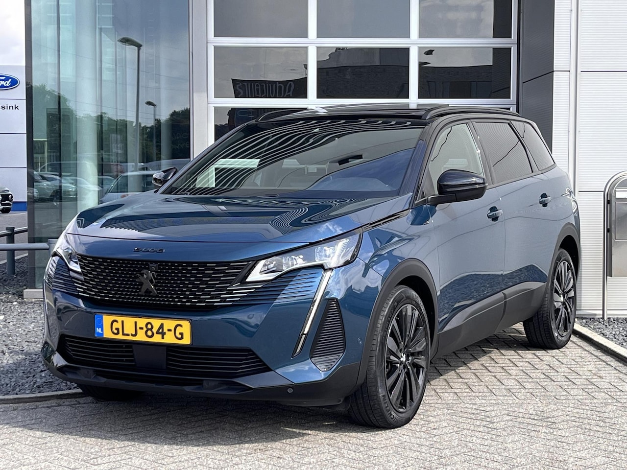 Peugeot 5008 - 1.2 Hybrid 136 GT Alcantara interieur | Schuif kantel dak | Stoel met memory en massage | - AutoWereld.nl