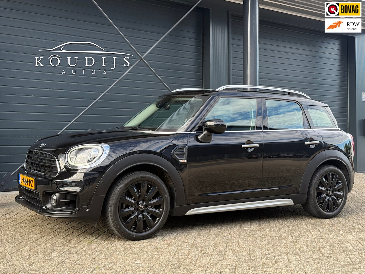 MINI Countryman - 1.5 Cooper Business, Stoelverw., Led, Afn. trekhaak, Dealer onderhouden - AutoWereld.nl