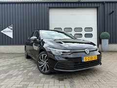 Volkswagen Golf - 1.0 TSI Life |apple carplay| adaptive cruise| lounge pakket | parkeersensor|privacy glass