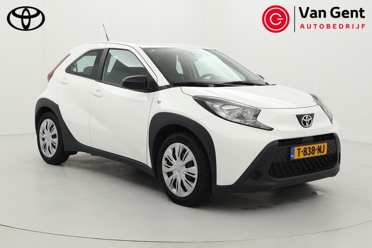 Toyota Aygo X - 1.0 VVT-i MT Play | Fietsensteun | Apple Carplay / Android Auto | Adaptive Cruise | Airco - AutoWereld.nl