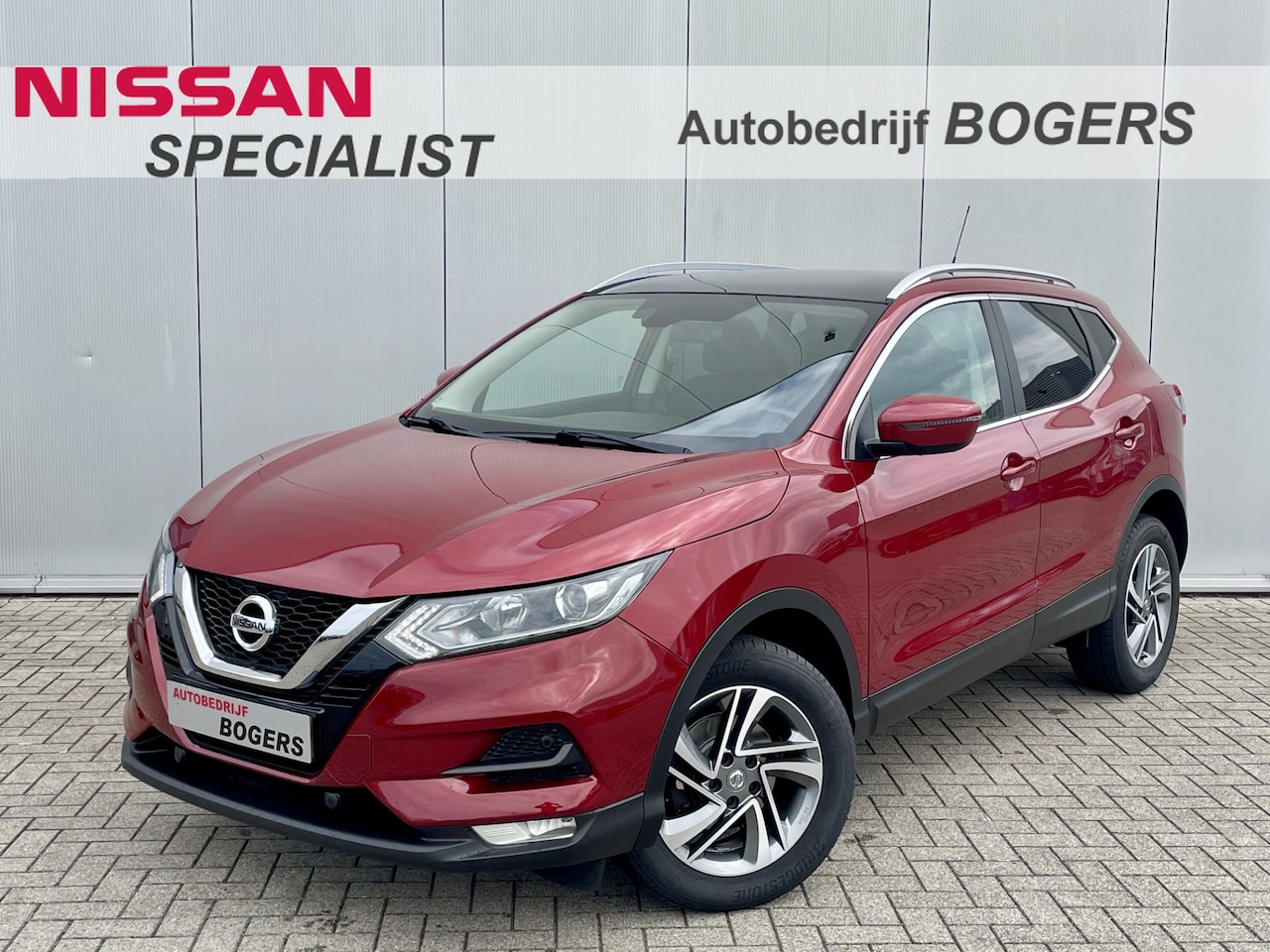 Nissan Qashqai - 1.3 DIG-T Acenta Automaat Navigatie ( via Apple Carplay/Android Auto ), Panoramadak, Trekh - AutoWereld.nl