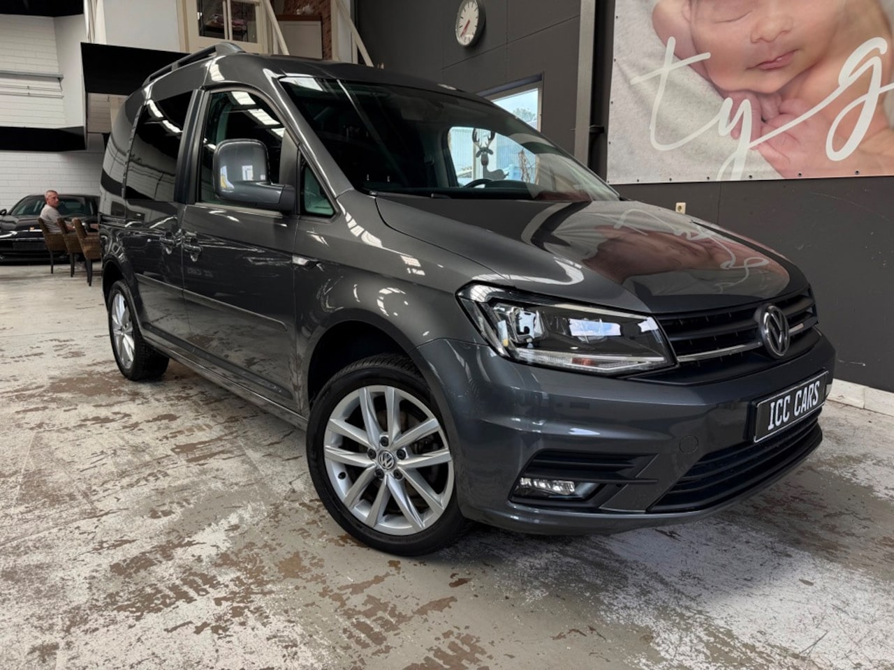 Volkswagen Caddy - 1.4 TSI L1H1 BMT Highline 1.4 TSI L1H1 BMT Highline, led, stoelverwarming, voorruitverwarming, adaptive cruise - AutoWereld.nl