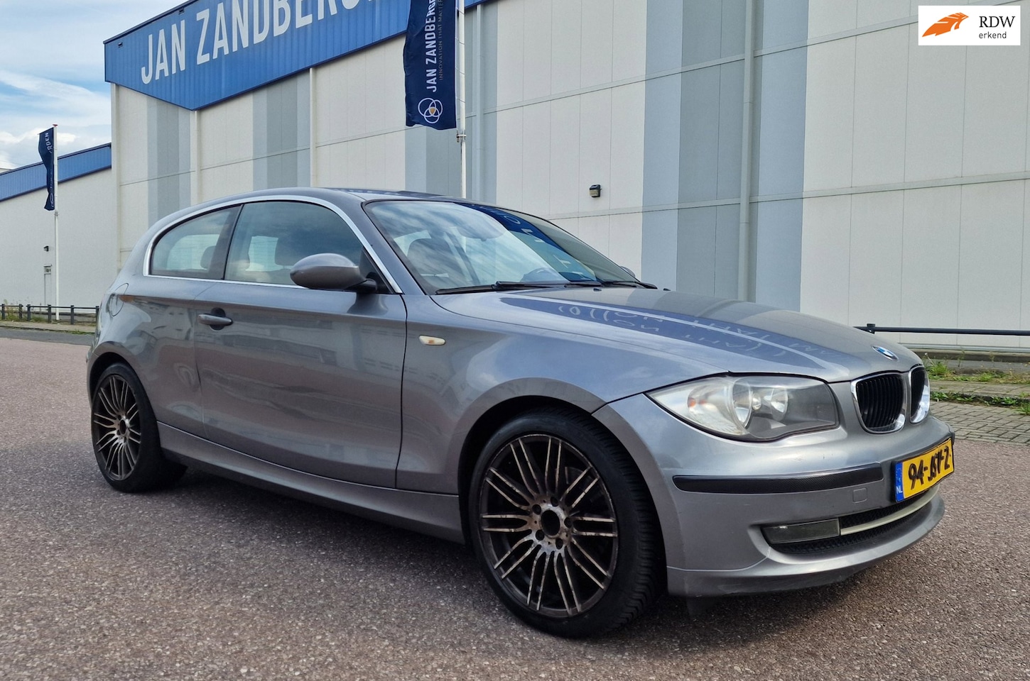 BMW 1-serie - 116i Business Line PSENSOR NAVI CRUISE 2 X SLEUTELS - AutoWereld.nl