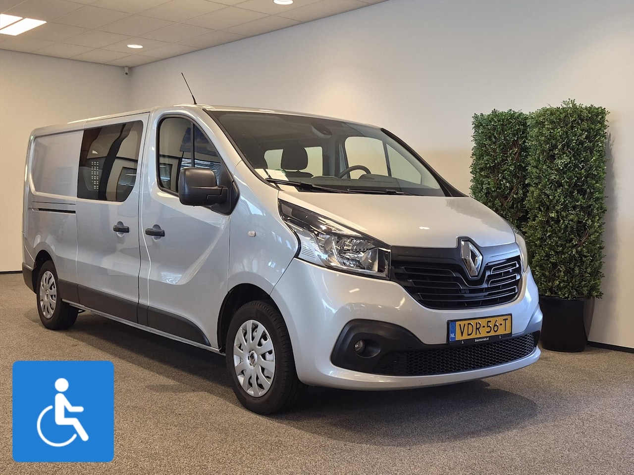 Renault Trafic - L2H1 Rolstoelbus - AutoWereld.nl