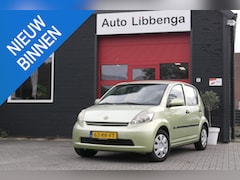 Daihatsu Sirion 2 - 1.0-12V Trend STUURBEKR. / CENTR.VERGR. / METALLIC LAK / RADIO-CD /
