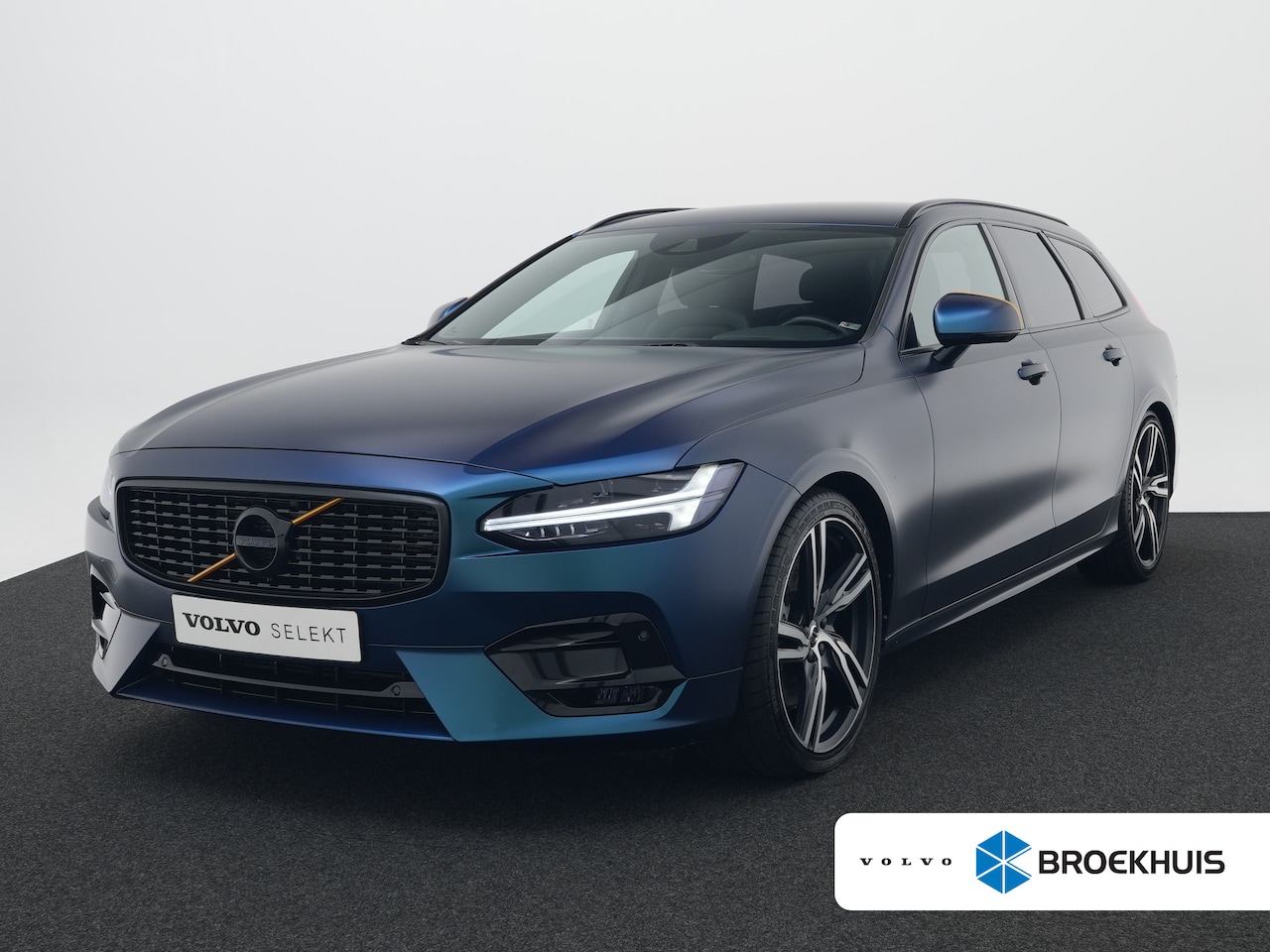 Volvo V90 - T4 Business Sport | Full Wrap | Harman/Kardon | Bursting Blue | R-Design | Adaptive Cruise - AutoWereld.nl