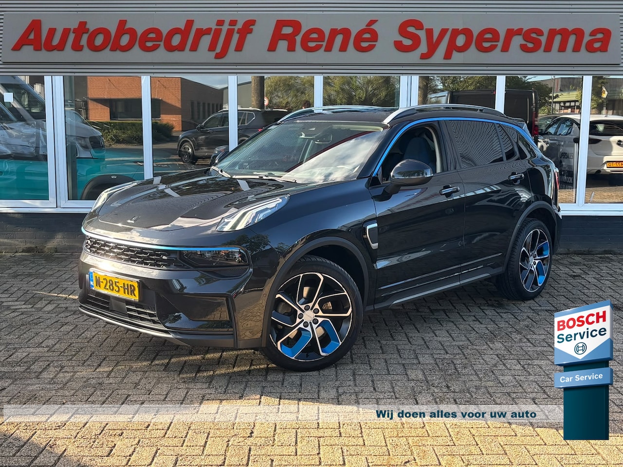 Lynk & Co 01 - 1.5 | Pano | Keyless | Panorama dak | Apple Carplay | Sfeerverlichting - AutoWereld.nl