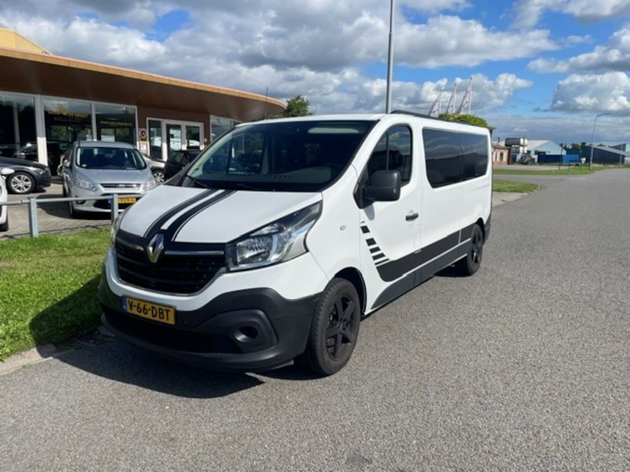 Renault Trafic - 2.0 dCi 120 T29 L2H1 Comfort MARGE - AutoWereld.nl