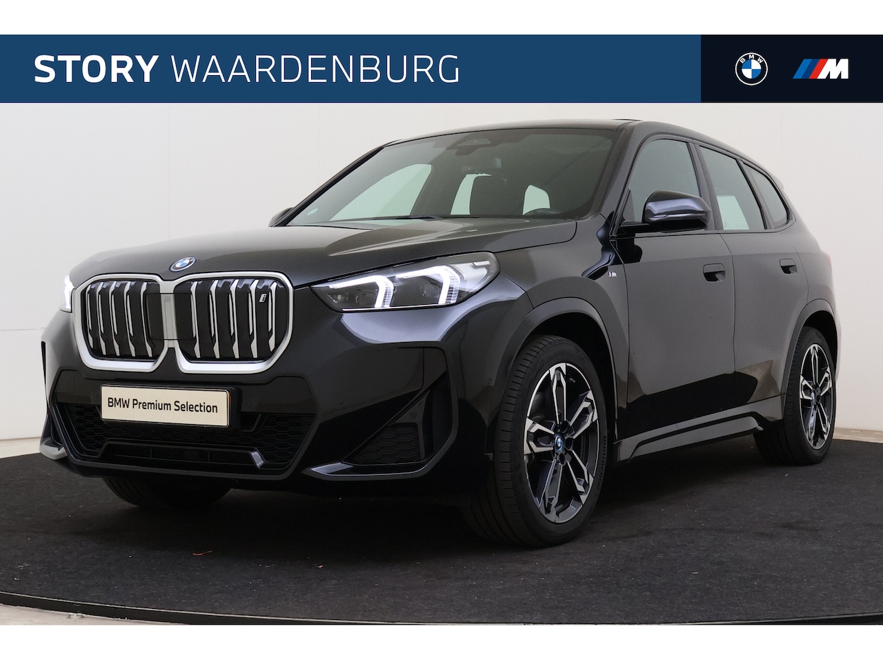 BMW iX1 - xDrive30 M Sport / Panoramadak / Sportstoelen / Comfort Access / Achteruitrijcamera / Adap - AutoWereld.nl
