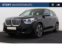 BMW iX1 - xDrive30 M Sport / Panoramadak / Sportstoelen / Comfort Access / Achteruitrijcamera / Adap