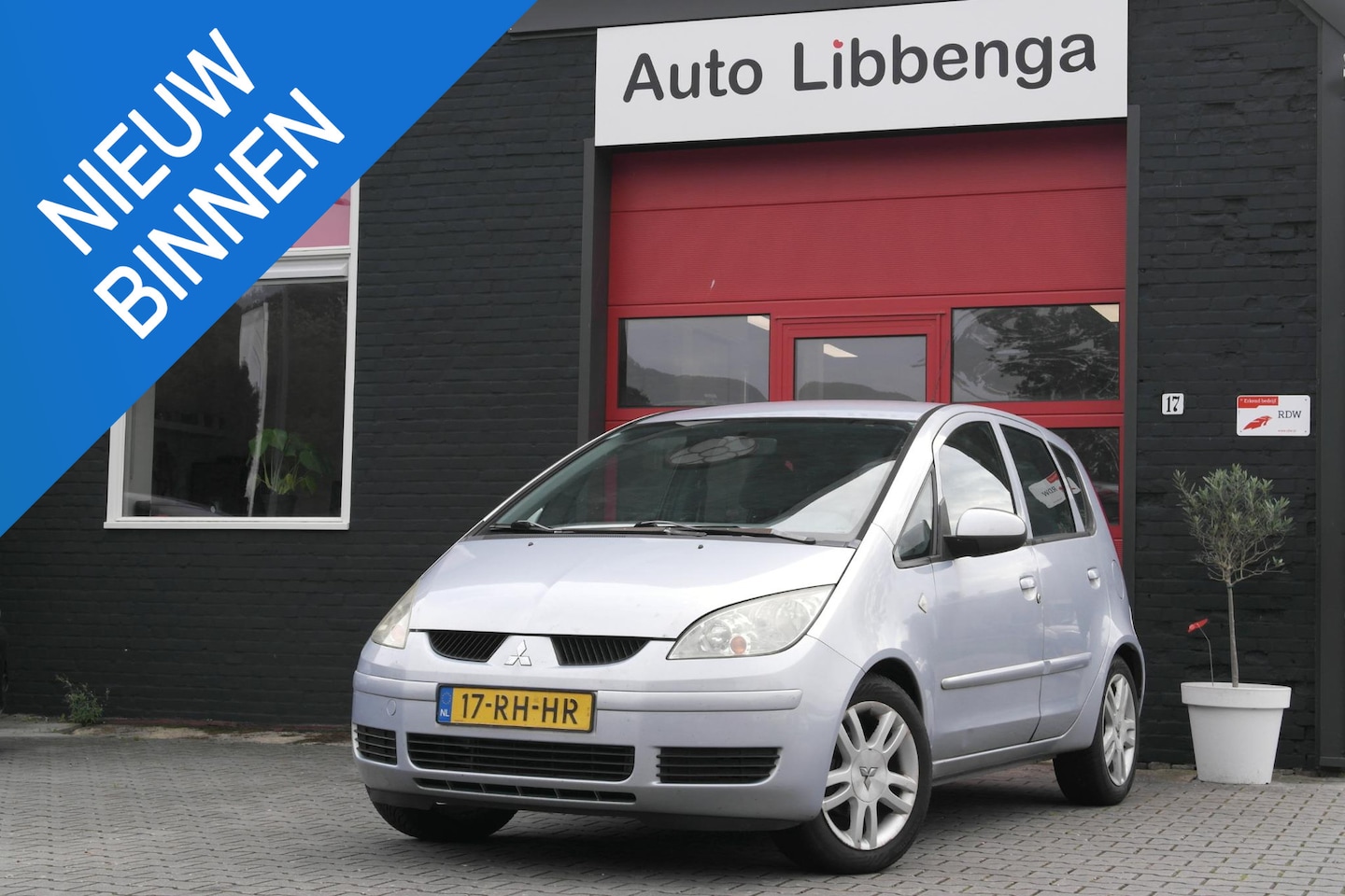 Mitsubishi Colt - 1.3 Inform Cool Pack AIRCO / CRUISE / CENTR.VERGR. / LM VELGEN / METALLIC LAK / TREKHAAK - AutoWereld.nl