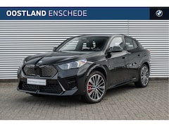BMW iX2 - eDrive20 M Sport / Panoramadak / Trekhaak / Sportstoelen / Achteruitrijcamera / Adaptieve