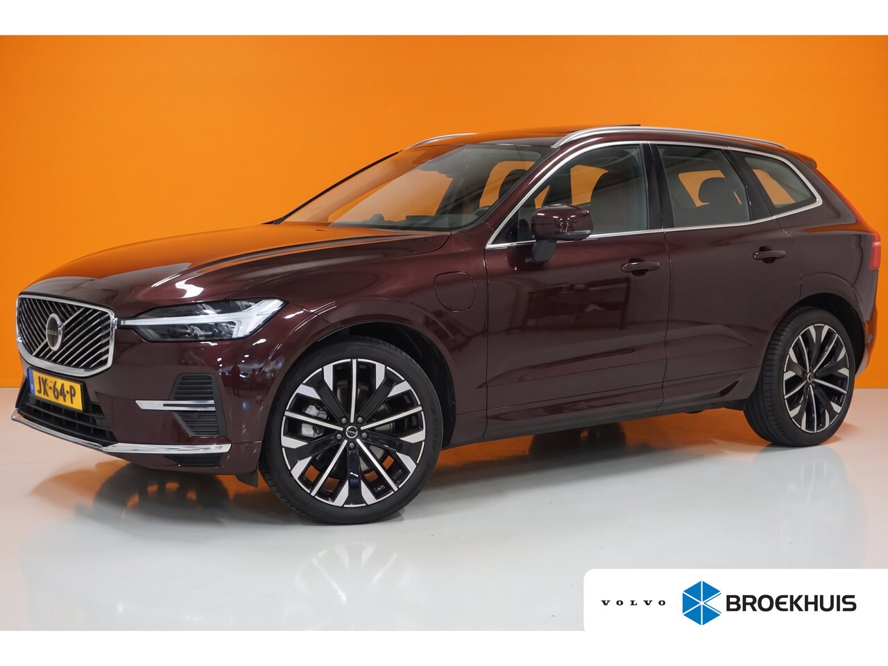Volvo XC60 - T8 Ultra Exec. Ed. | Rood Leder! | B&W | Luchtvering | Pano | UNIEK!! | GeenImport! - AutoWereld.nl