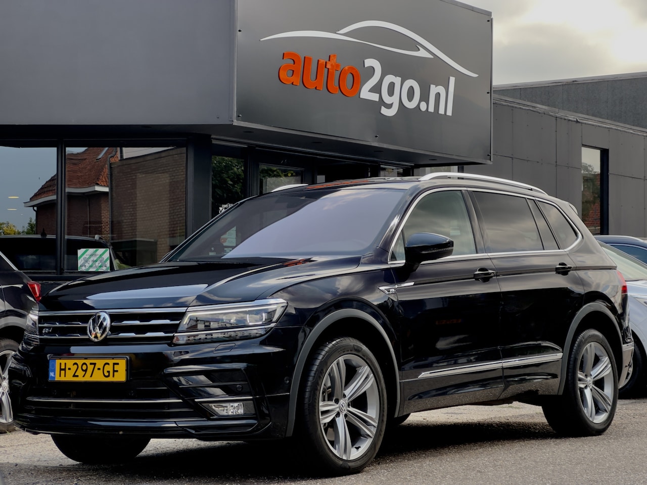 Volkswagen Tiguan Allspace - 2.0 TSI AUT7 4MOTION HIGHLINE R-LINE NAVI CAMERA DIGI-DASH APPLE-CARPLAY LED LMV PDC - AutoWereld.nl